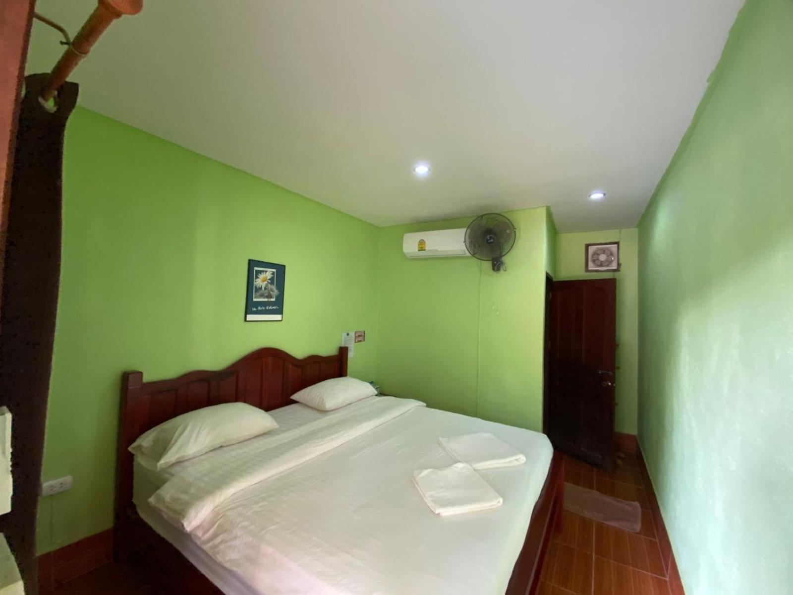 Letana Guesthouse Ban O Exterior photo